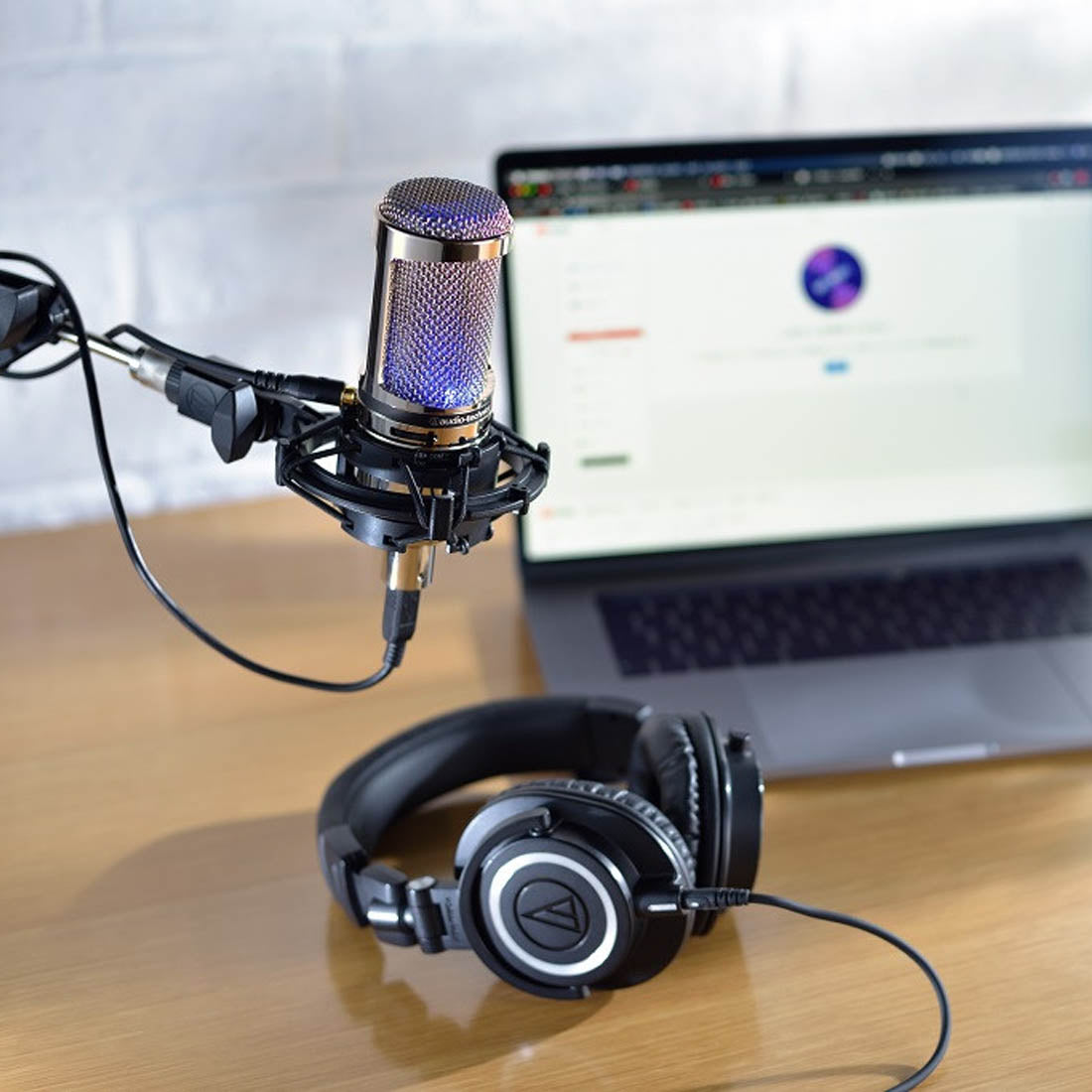 Audio-Technica AT2020USB+V Cardioid Condenser USB Microphone - Limited Edition Silver