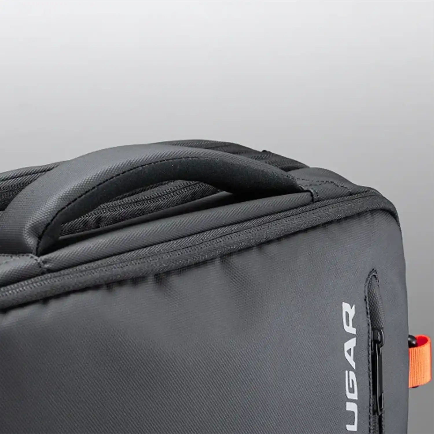 COUGAR VANGUARD laptop backpack close-up showing padded comfort grip handle and durable construction-tpstech.in
