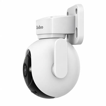 Side view profile of Qubo HCP11 5MP Wi-Fi Smart Outdoor Security Camera with AI Guard mounting bracket -tpstech.in