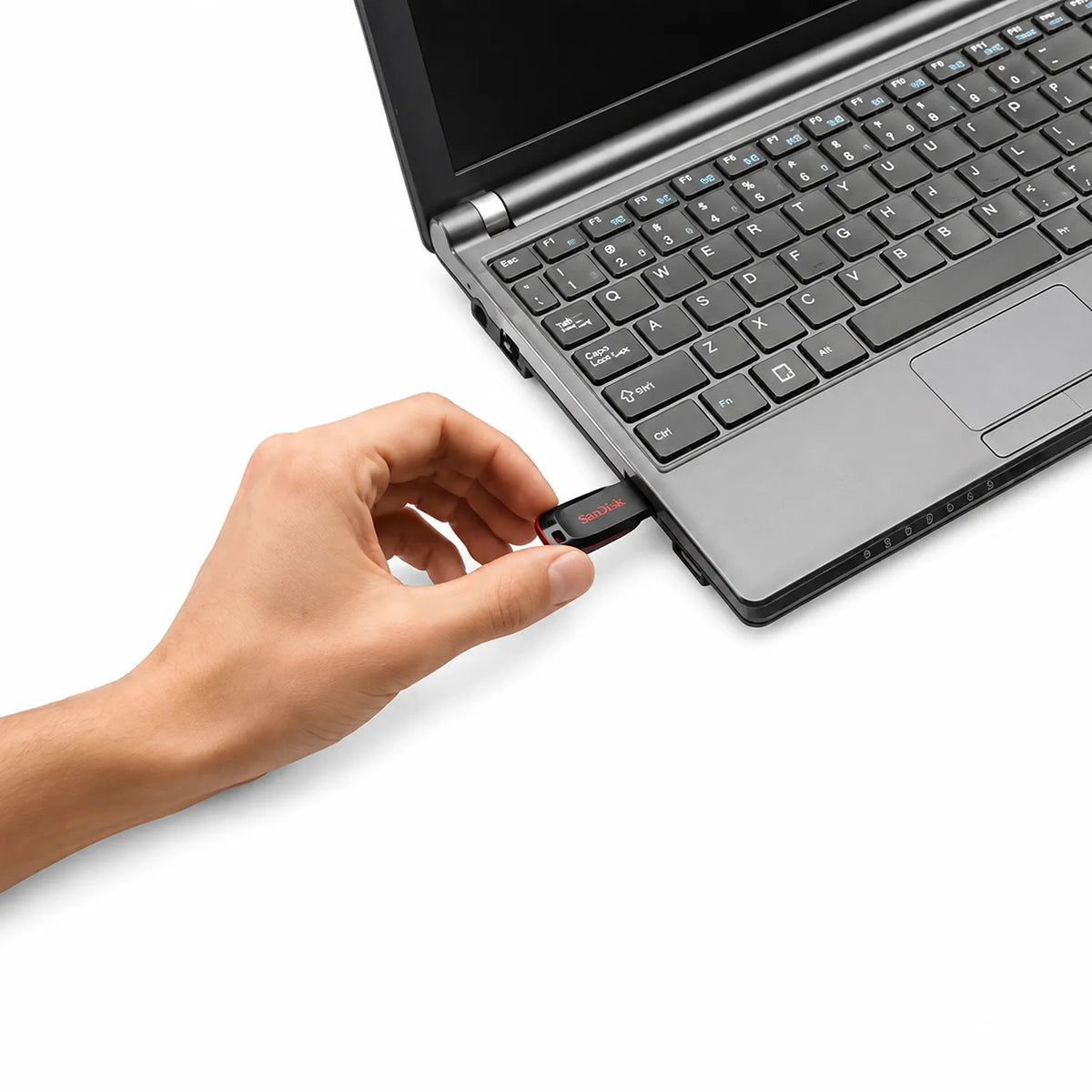 SanDisk Cruzer Blade 128GB USB 2.0 Pendrive Connected to Laptop for Data Transfer -tpstech.in